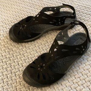 Jambu Clementine Leather Sandals In Black